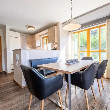 „adlerhorst“ Eignet Sich Ideal Fuer Ganze Familie Γκάρμις-Παρτενκίρχεν